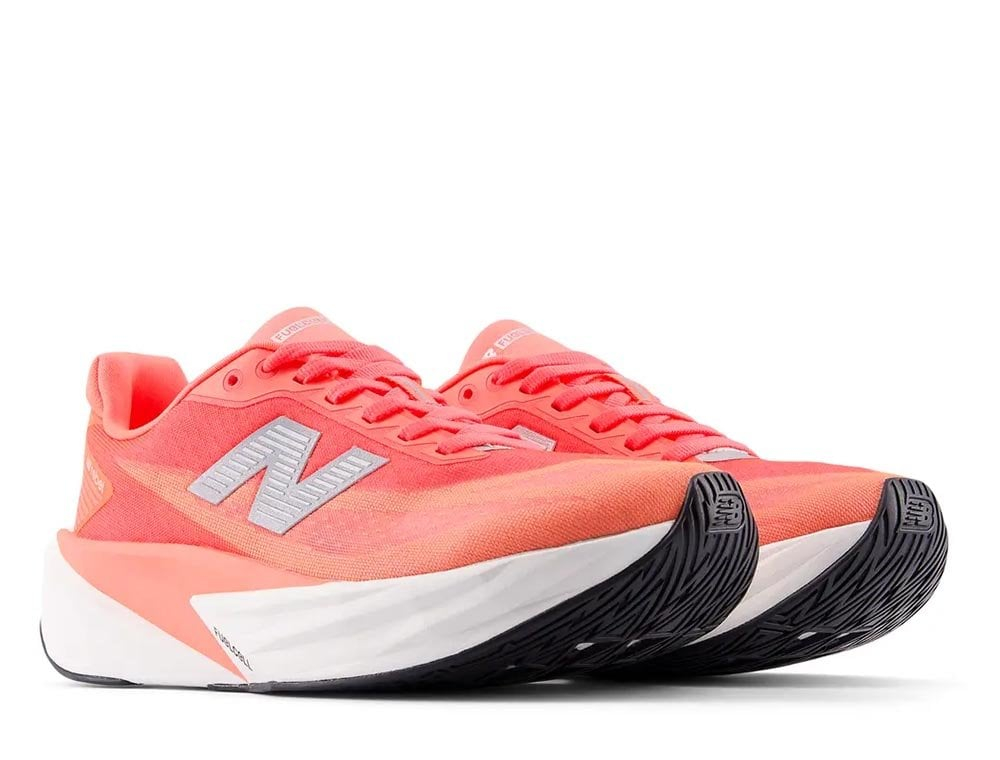Кроссовки для бега женские New Balance FuelCell Rebel v5 W Кораллово-оранжевые