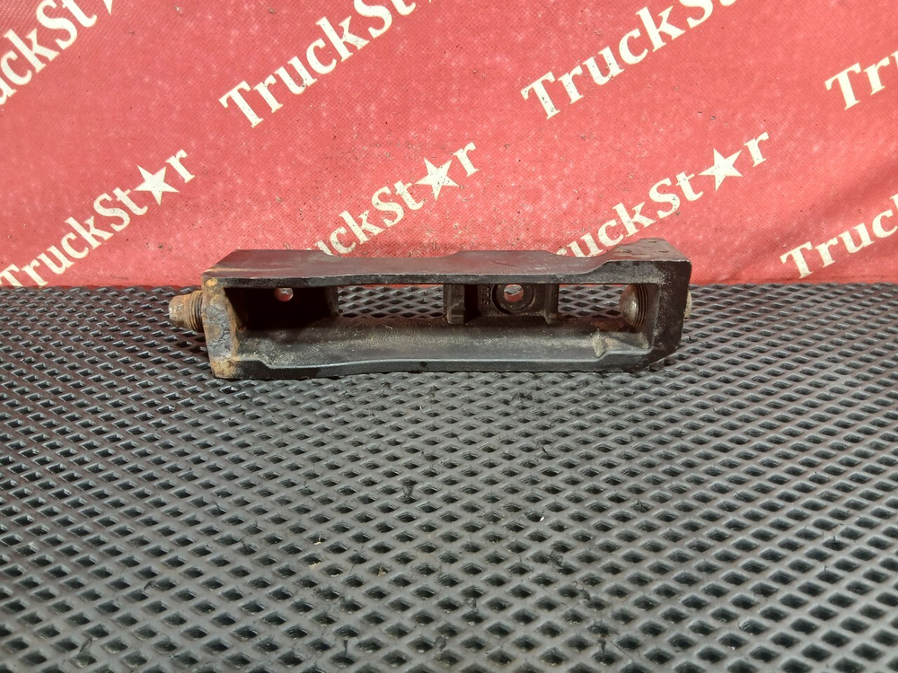 Кронштейн глушителя