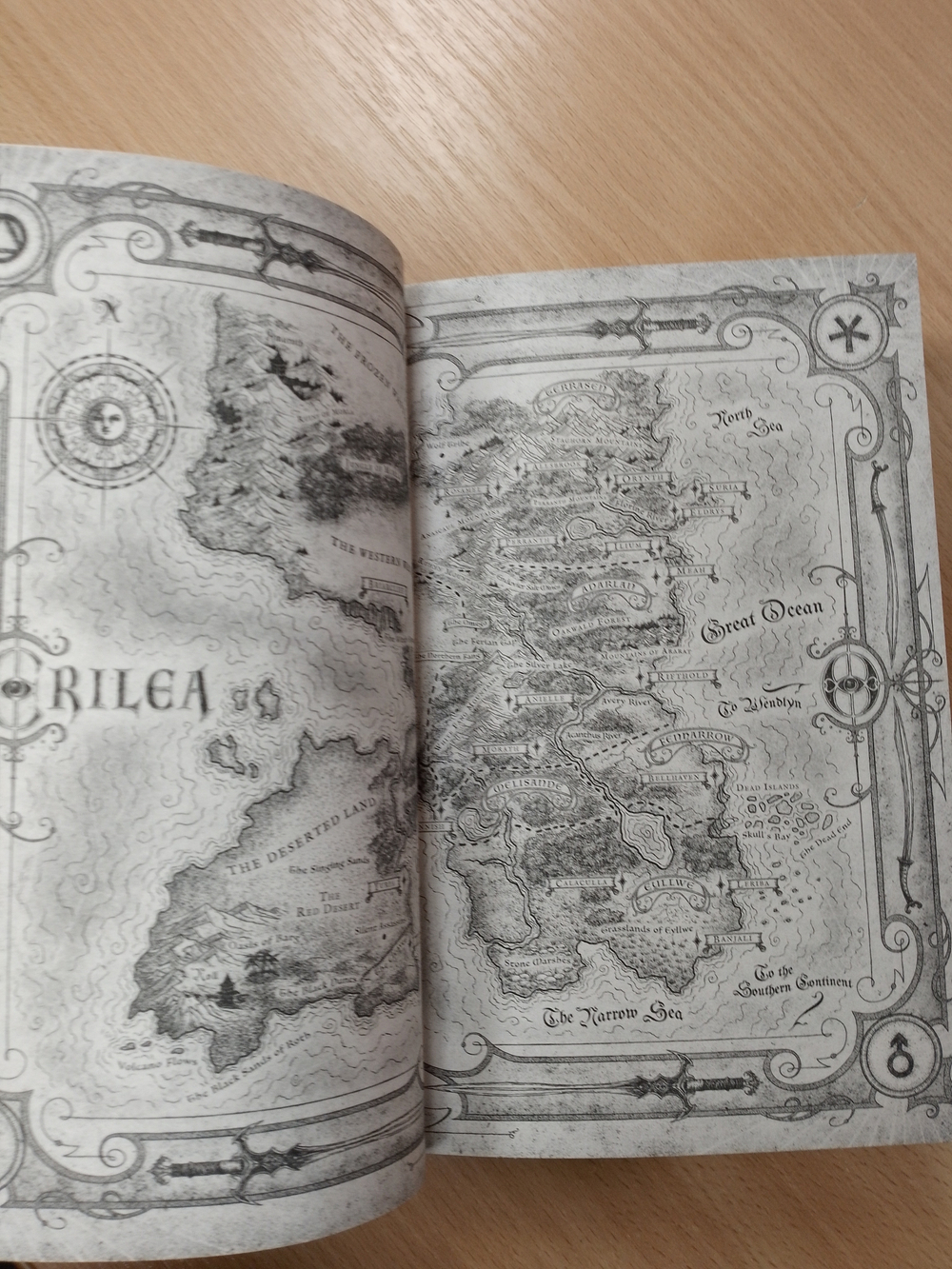 Empire of Storms (Sarah J. Maas)