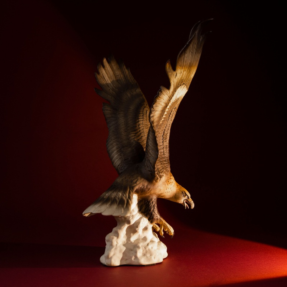 Фарфоровая мануфактура Royal Dux «Орел»