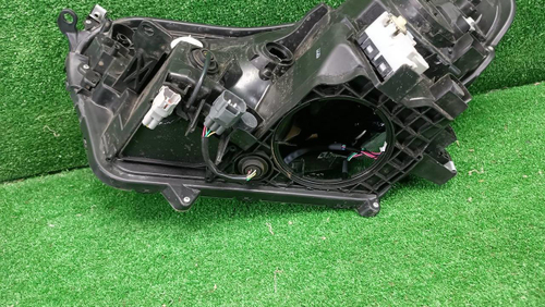 Фара правая Toyota RAV4 4 CA40 (2015-2019) LED