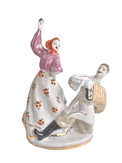 Фарфоровая статуэтка "Гармонист и плясунья" Дулево