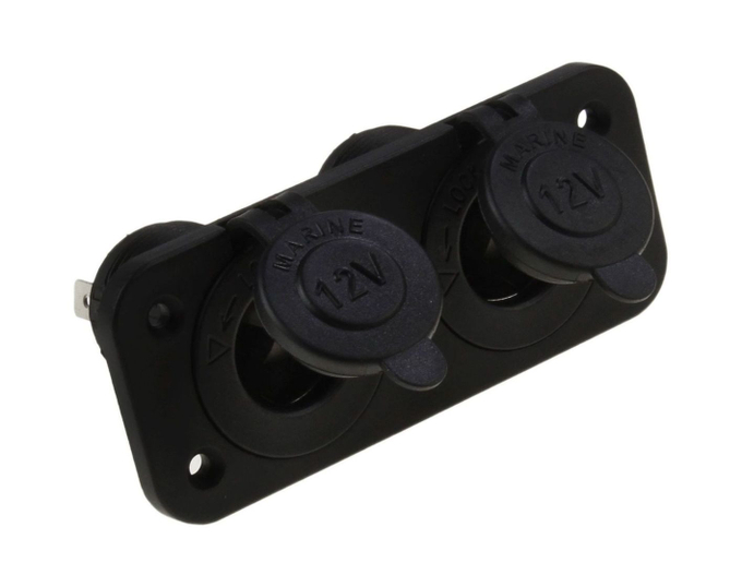 Панель с двумя разъёмами прикуривателя