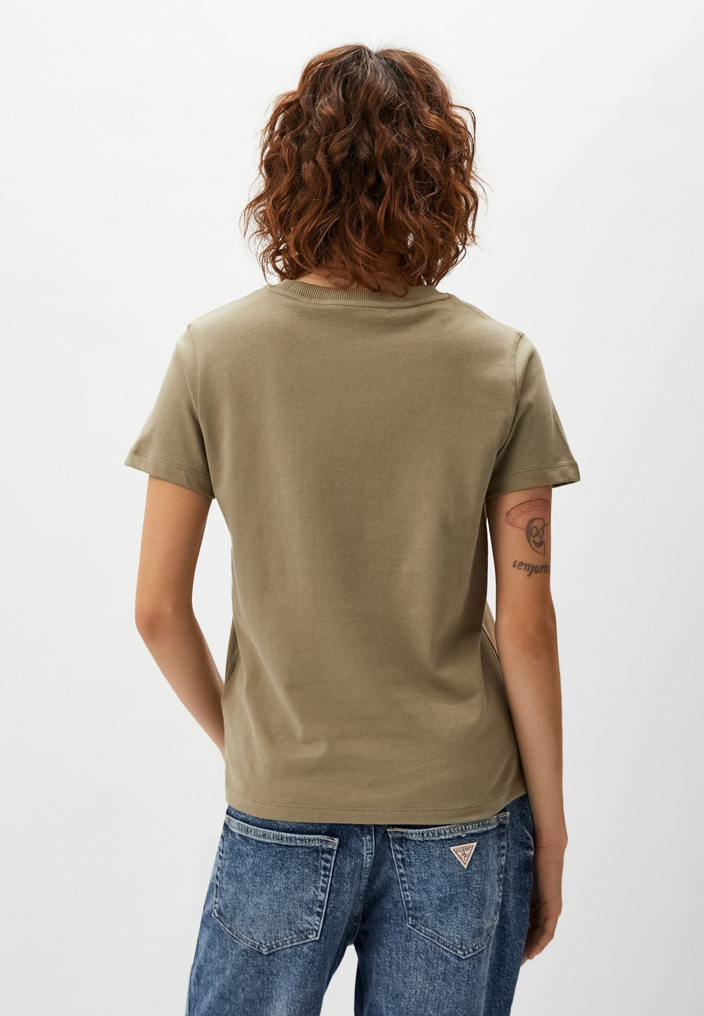 Футболка женская GUESS