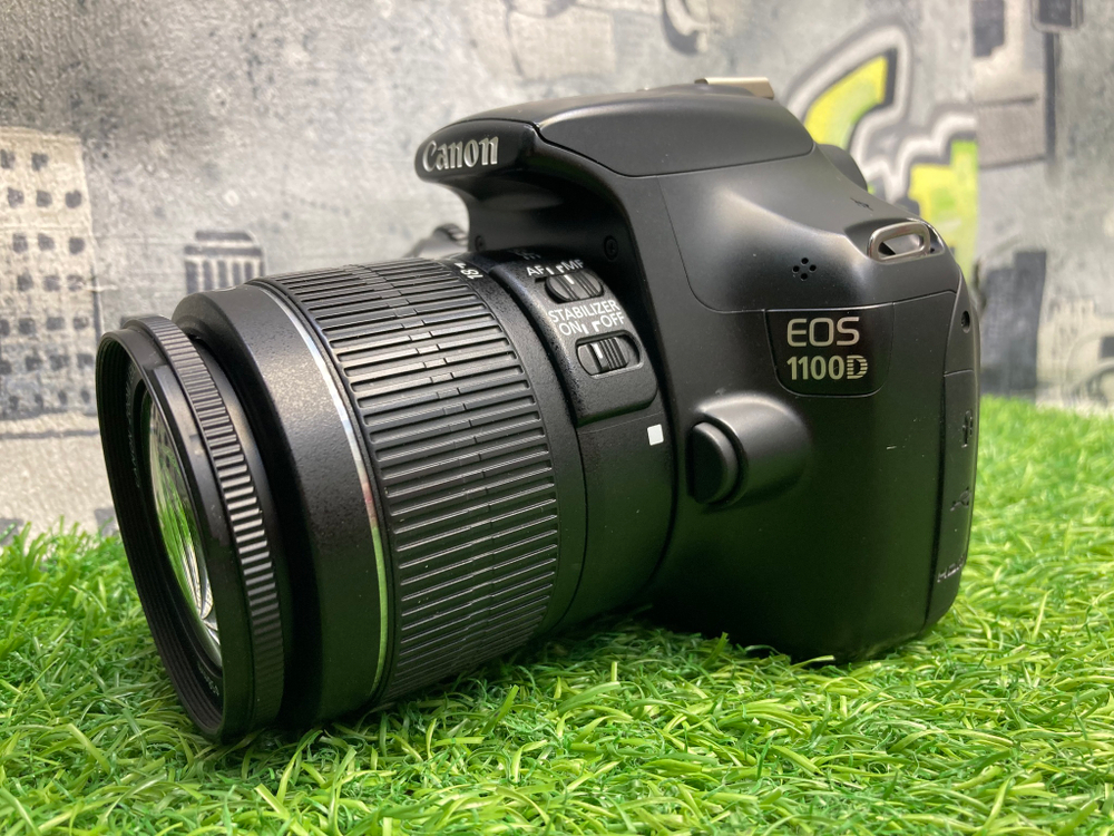 Canon 1100D kit 18-55mm 3.5-5.6 IS ll 2.600 кадров
