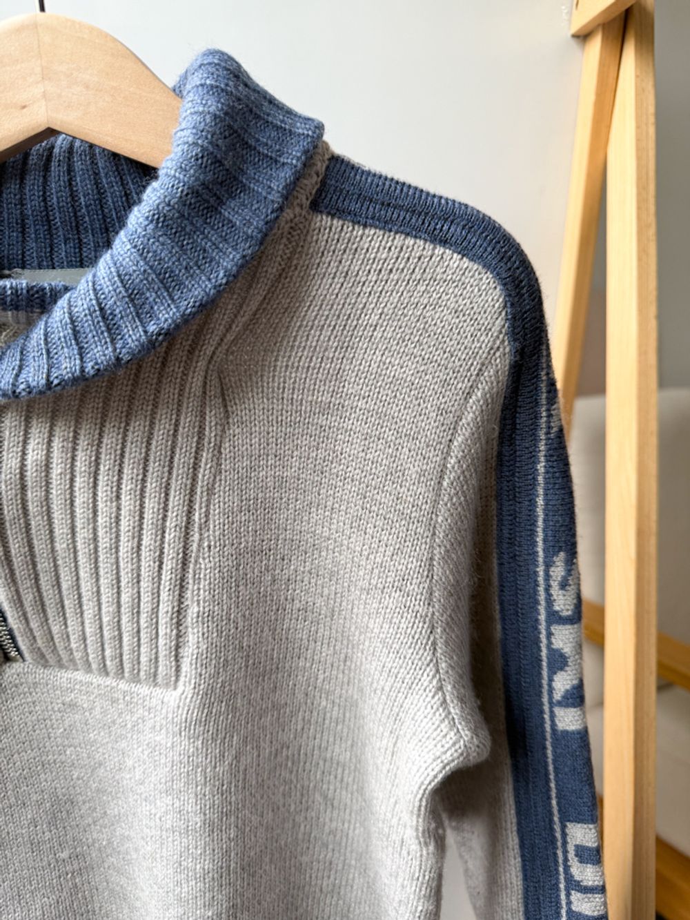 Шерстяной джемпер Dior, 104