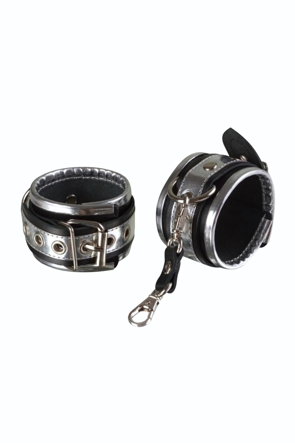 Серебристо-чёрные кожаные наручники (Цвет: серебристый с черным)