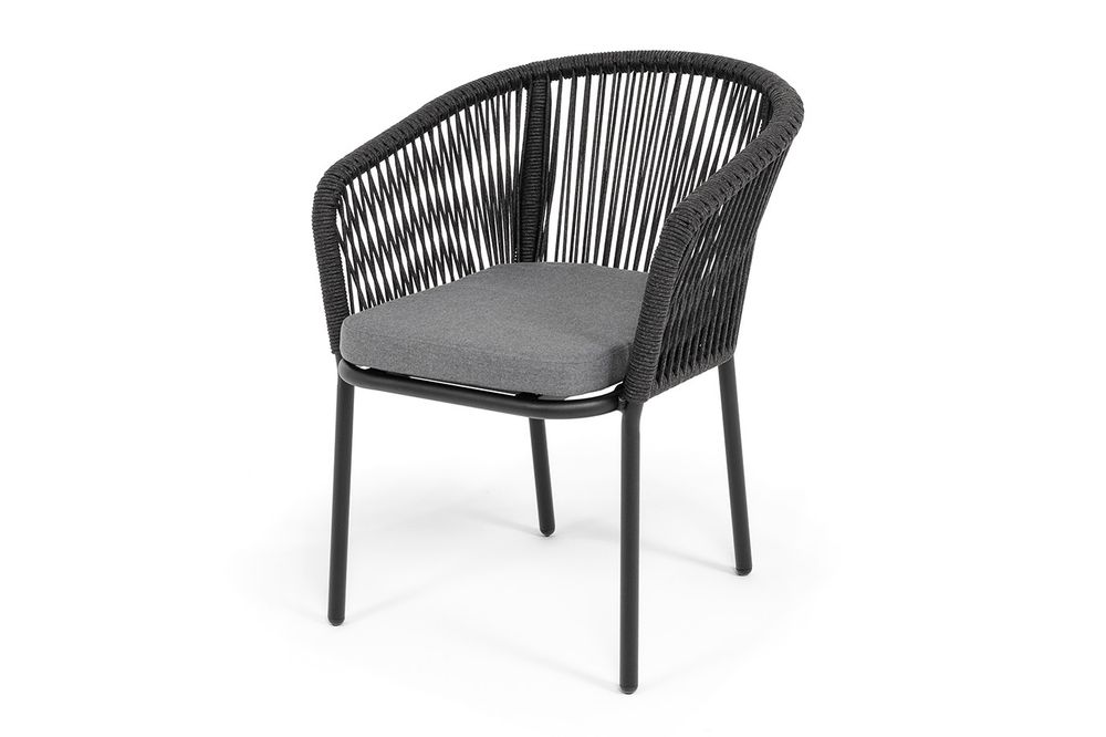 "Марсель" стул плетеный из роупа, каркас алюминий черный муар, роуп темно-серый круглый, ткань темно-серая 027