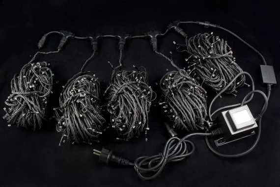 Гирлянда на дерево 5*20 м., 220V, 665 холодных белых LED ламп, черный каучук, Winner Light (w.07.7B.665*5+)