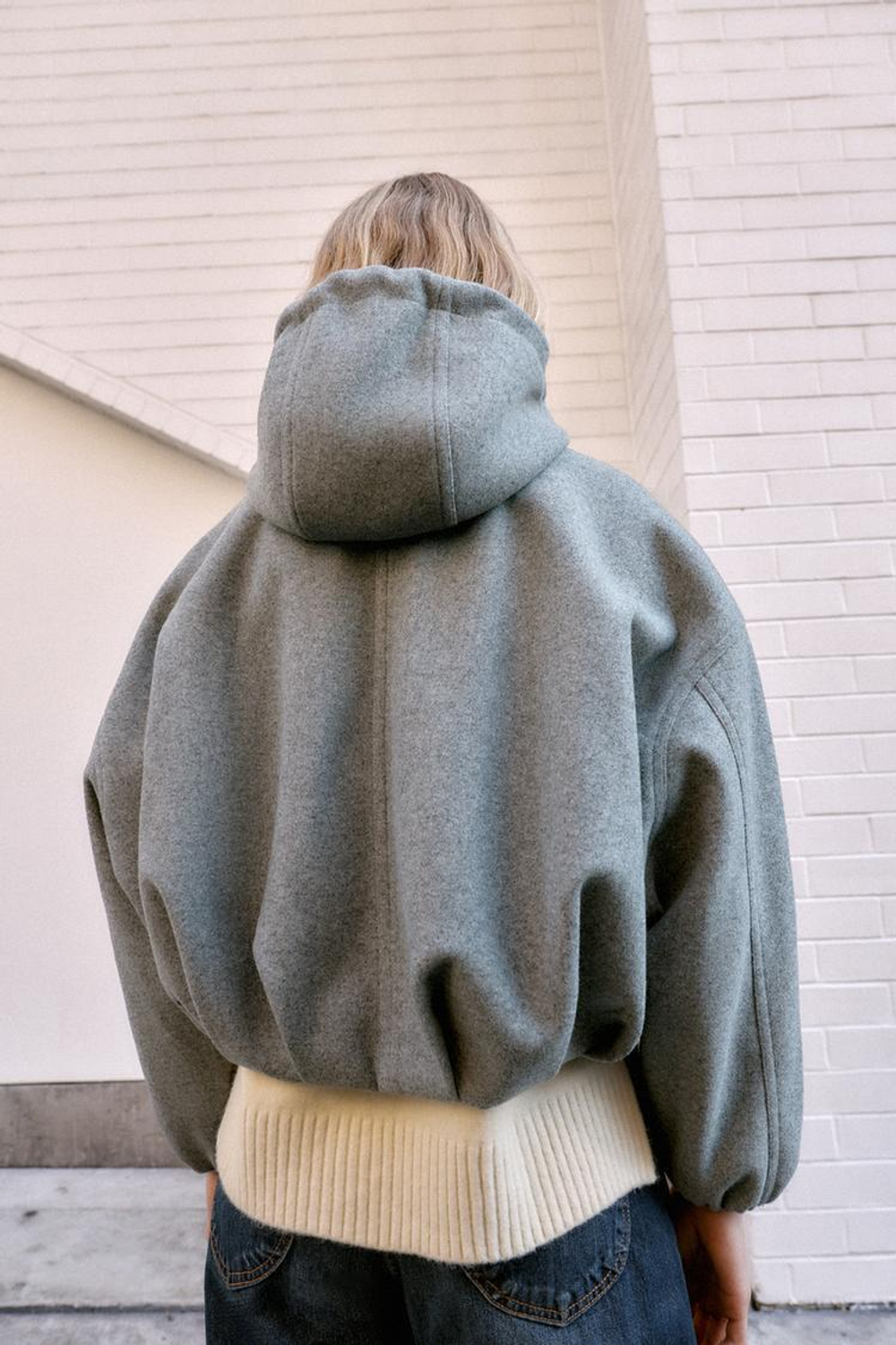 ZARA БОМБЕР ОВЕРСАЙЗ С КАПЮШОНОМ ИЗ МЯГКОЙ ТКАНИ, СЕРЫЙ