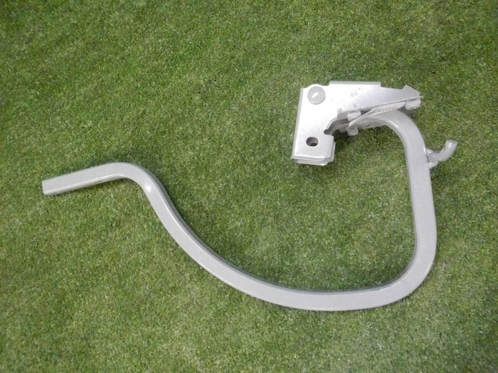 Петля крышки багажника правая VW Polo Sedan (2010-2020)