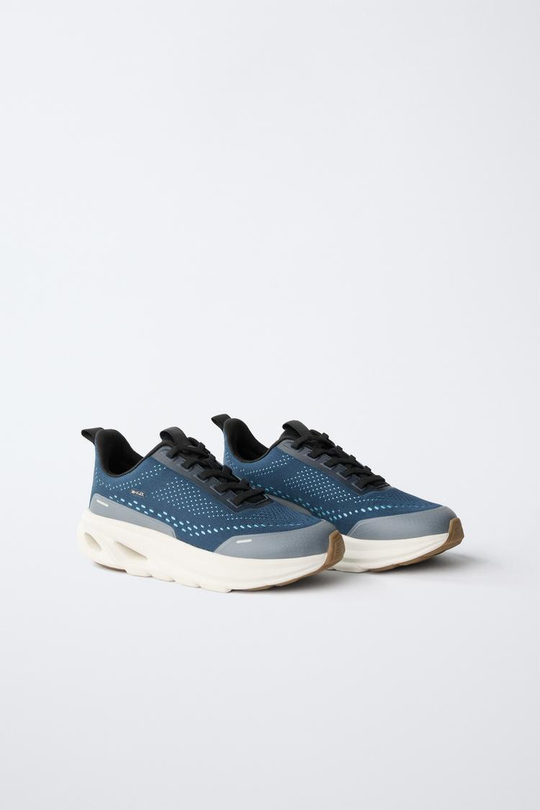 ZARA КРОССОВКИ С ДЕТАЛЯМИ НА ПОДОШВЕ, СИНИЙ