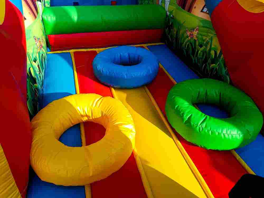 Коммерческий надувной батут «Замок развлечений», 14*6*8 м