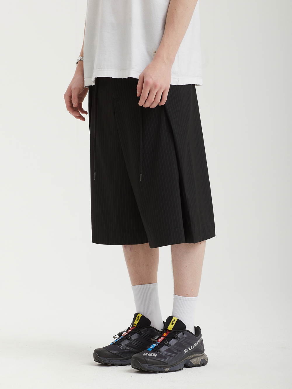 Мужские Шорты One Tuck Stripe Bermuda