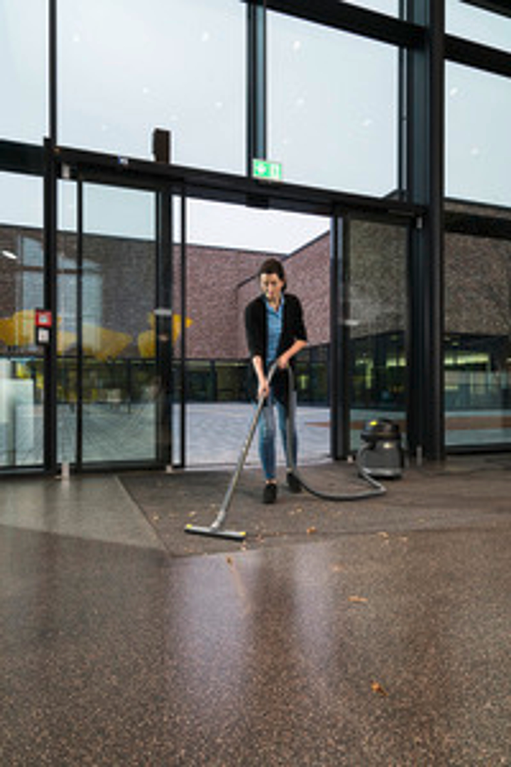 Пылесос влажной и сухой уборки NT 27/1 Adv