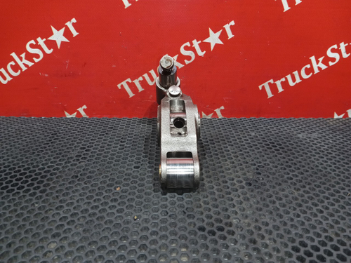 Коромысло выпускного клапана 2024г.