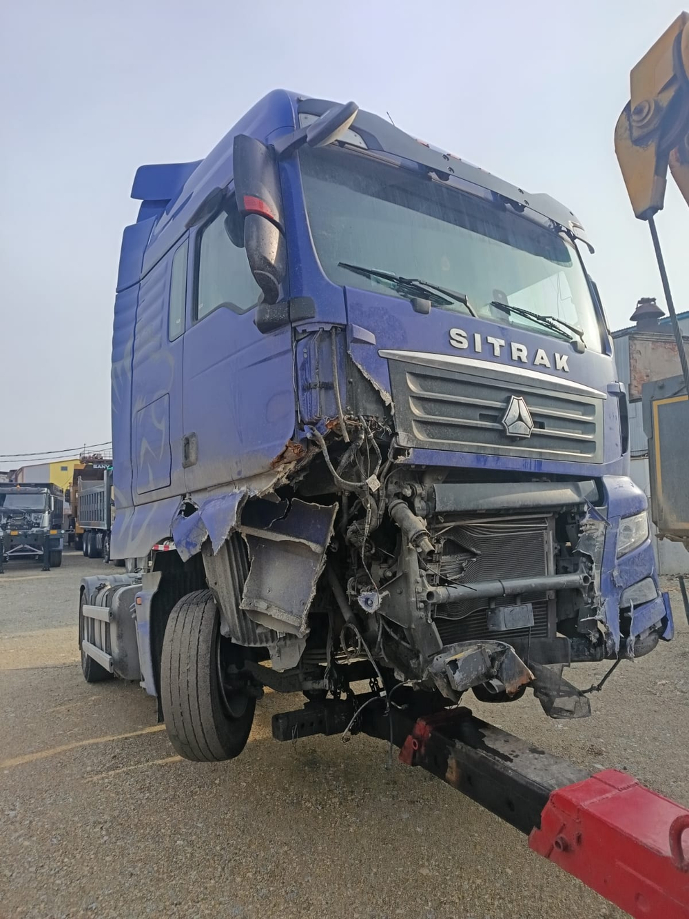 SITRAK C7H 4x2 Седельный тягач ZZ4186V391HE (Дизельный, 12,4 л, 480 л.с., AT)