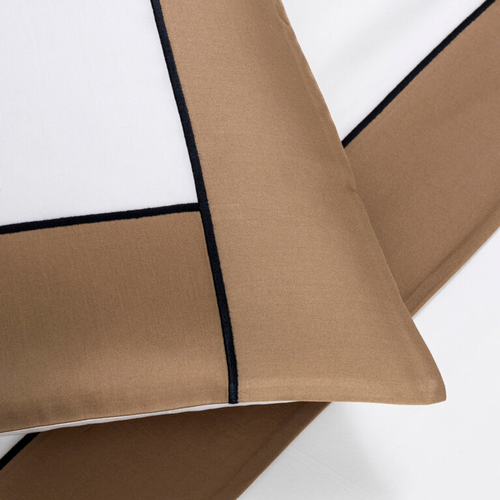 Постельное белье Frette Linear Milk/Teak (240 x 220 см)
