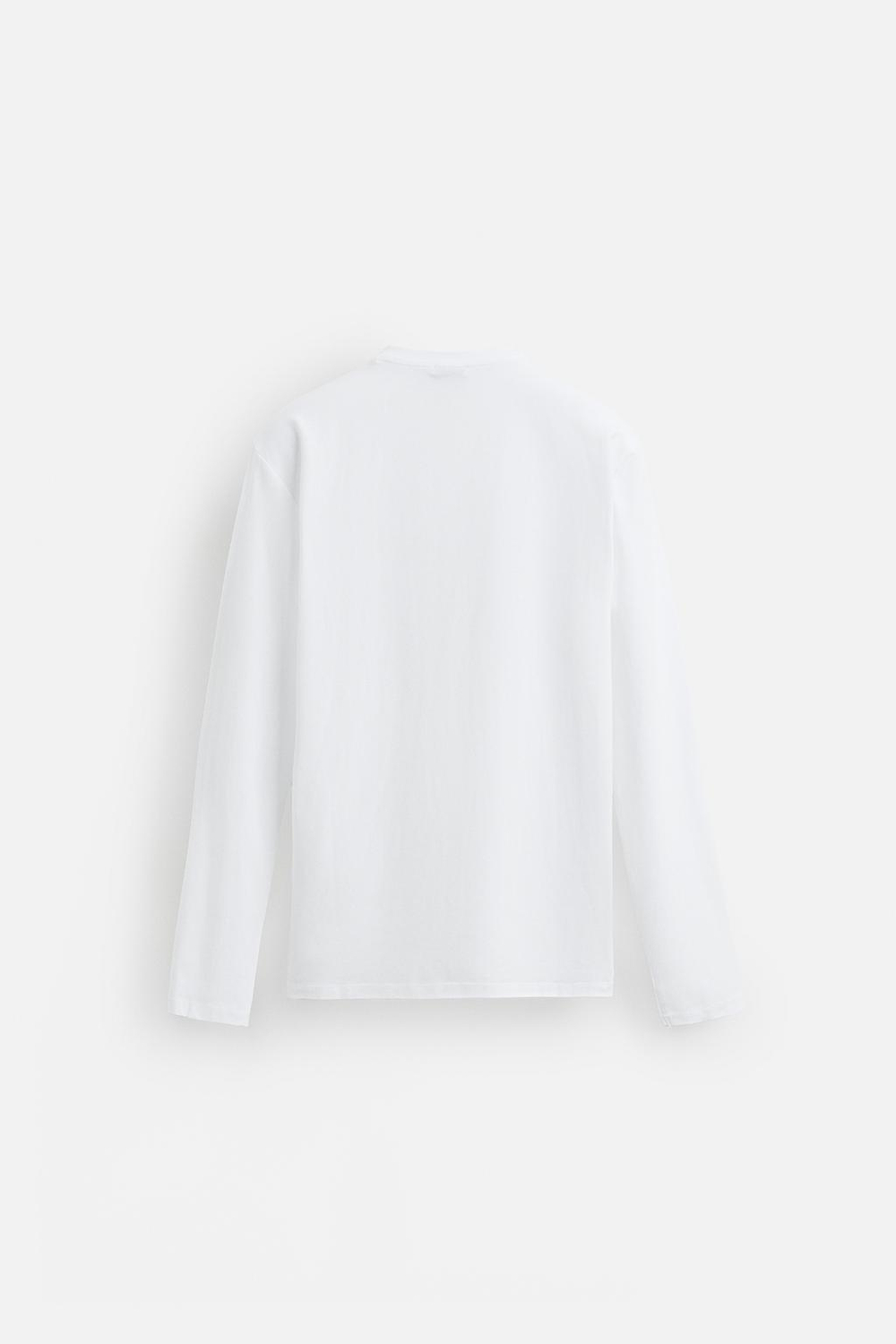 Базовая футболка slim fit