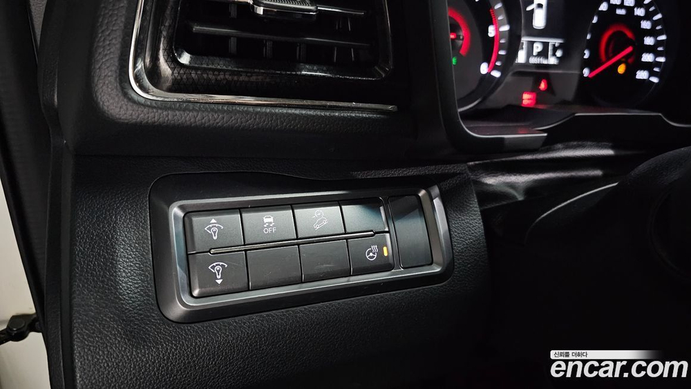 KG Mobility (Ssangyong) Very New Tivoli Дизель 1.6 2WD (11.2019)