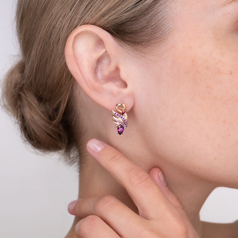 Серьги «Розовый фламинго» с английским замком из красного золота с гранатами и эмалью