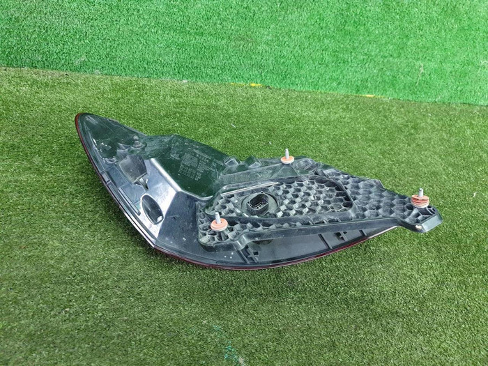 Фонарь правый внешний Mercedes E W213 (2020-2023)