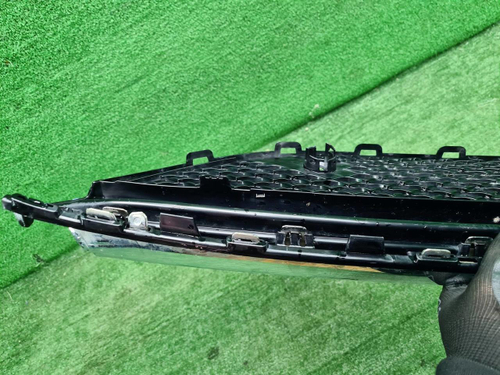 Решетка переднего бампера Mercedes S w222 (17-20)