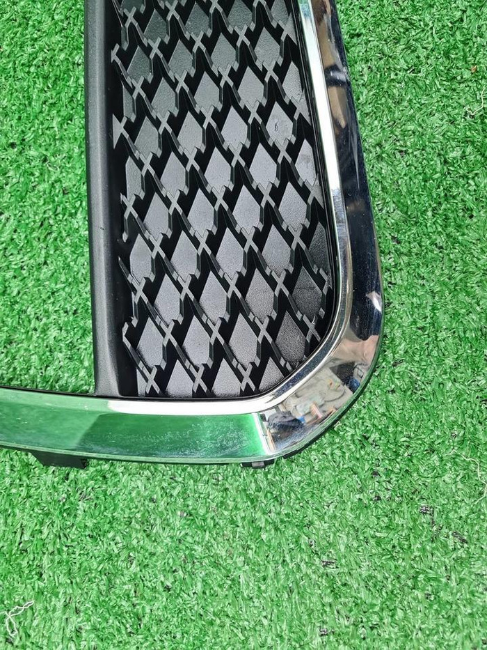 Решетка переднего бампера правая JAC JS3 (23-нв)