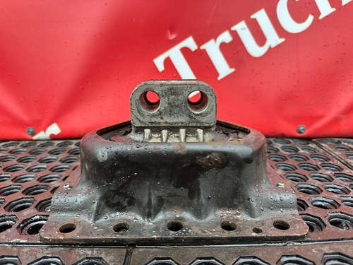 Подушка двигателя передняя