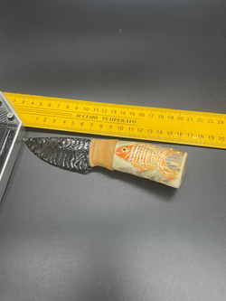 Обсидиановый нож с рукояткой из рога оленя с рисунком рыбы 17 см