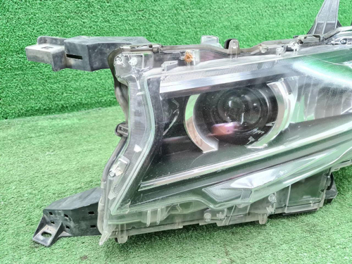 Битая Фара левая Toyota LC Prado 150 (17-нв) LED