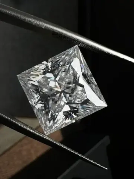 Муассанит принцесса 3×3мм 0.3сt