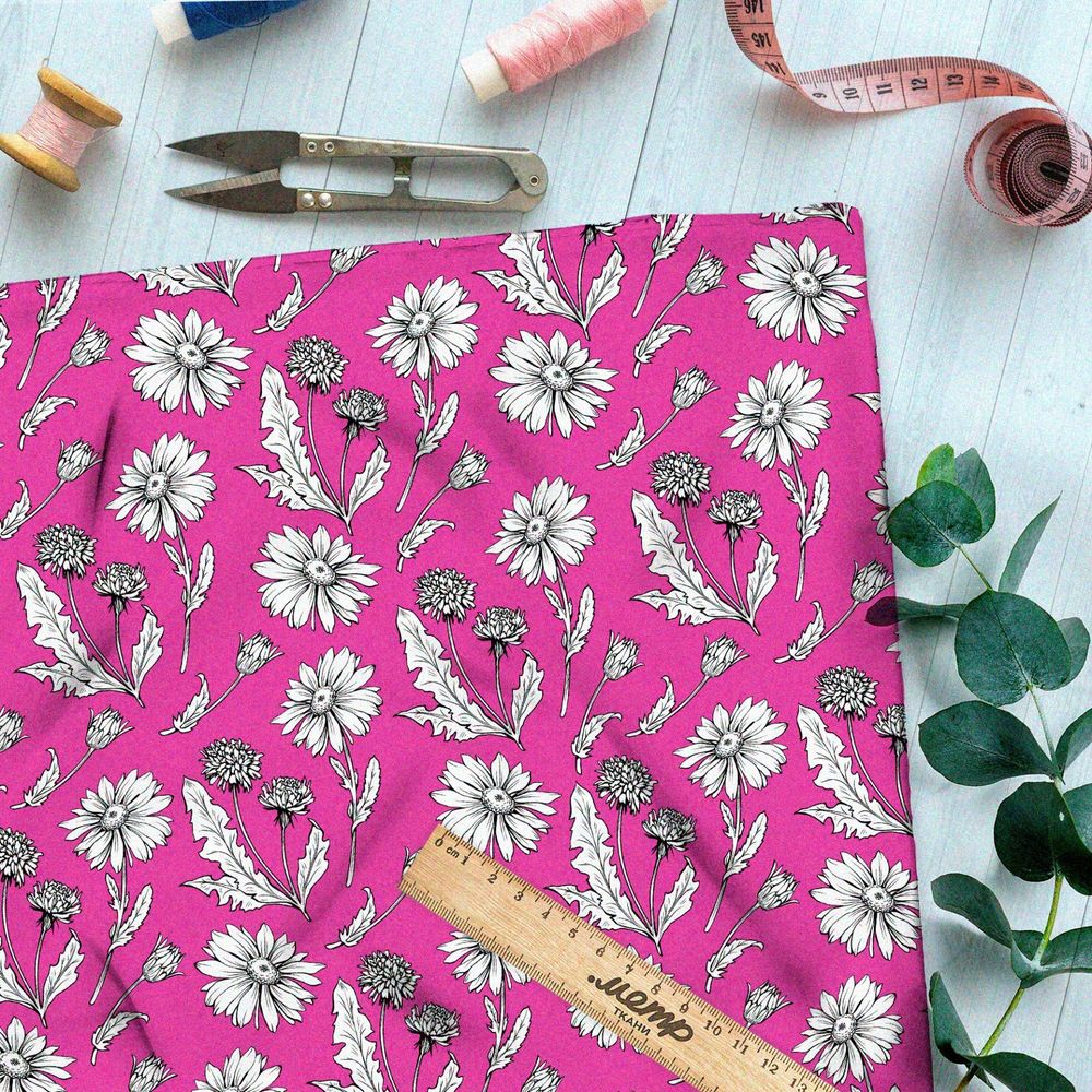 Ткань барби эскизы ромашек на ярко-розовом фоне