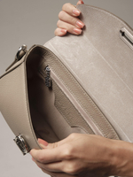 Сумка кожаная на плечо кросс-боди бежевый латте