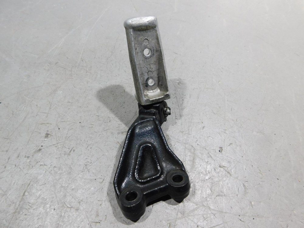 Подножка водительская левая Yamaha V-Max 1200 022872