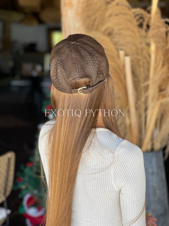 Бейсболка из кожи питона коричневого цвета AC-111