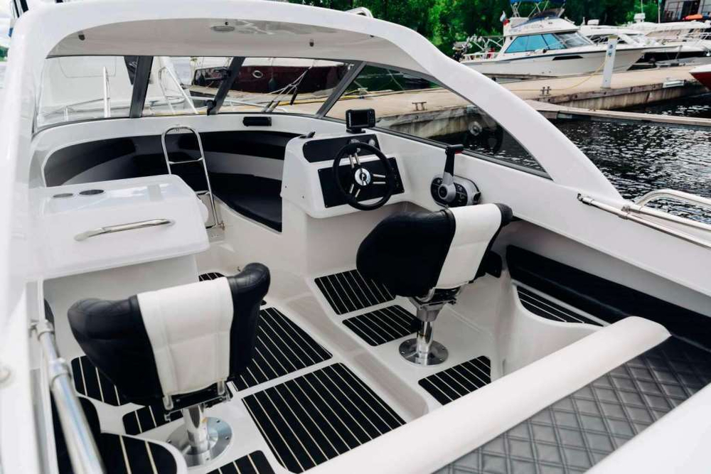 Стеклопластиковый катер Phoenix (Феникс) 600 HT