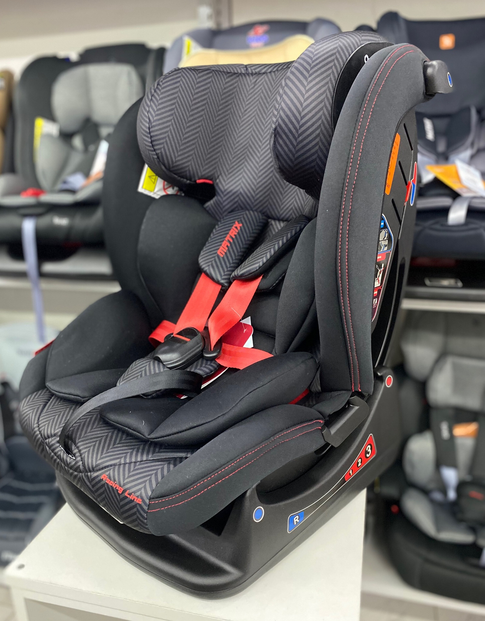Автокресло Rant AY913 "MATRIX" Racing Line группа 0+-1-2-3  (0-36 кг) blac