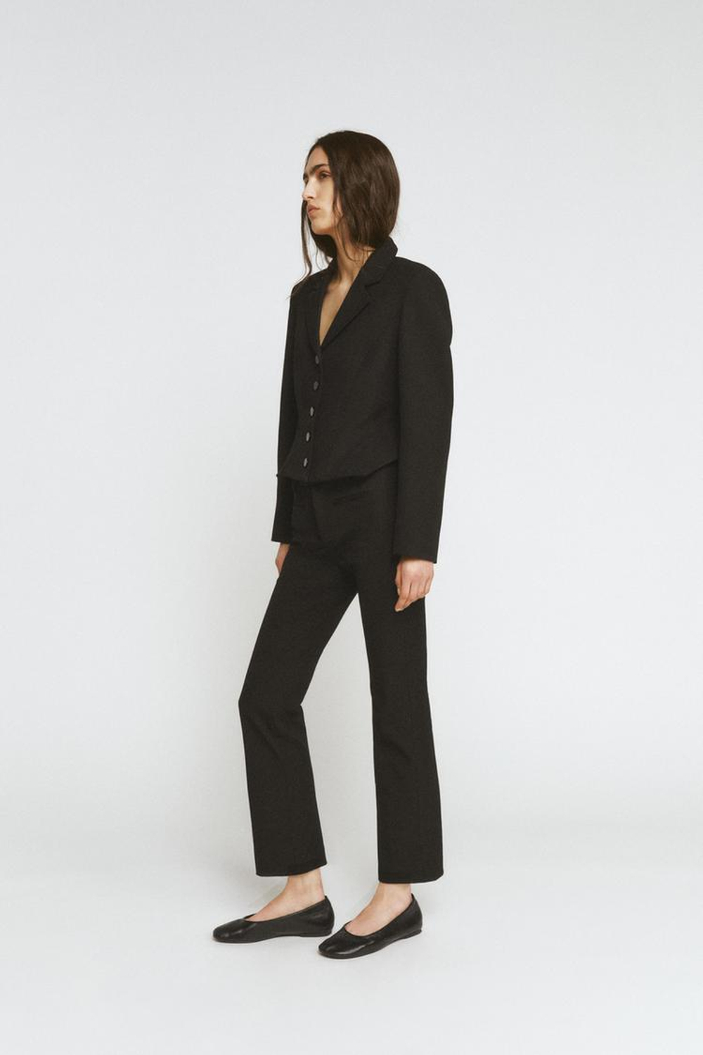 ZARA КОРОТКИЙ БЛЕЙЗЕР С ОТСТРОЧКОЙ — ZW COLLECTION, ЧЕРНЫЙ