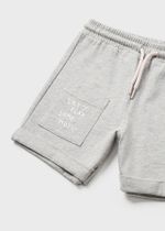 две футболки с шортами