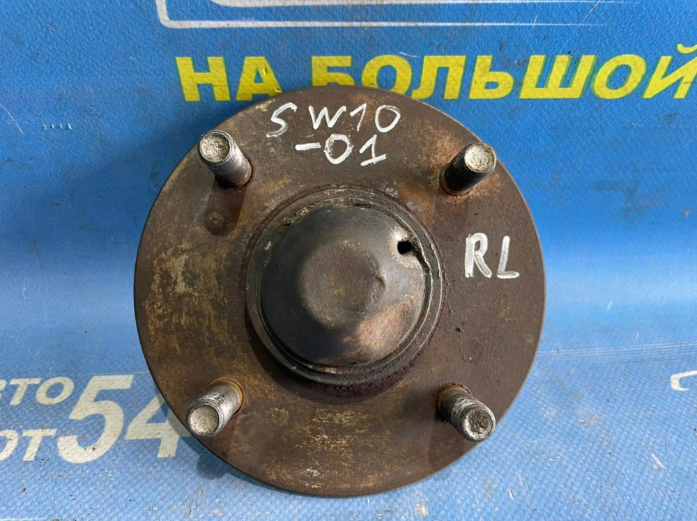 Ступица задняя левая NISSAN AVENIR 1994