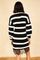 Qadın üçün uzun qollu, ağ-qara xətli don 10151012