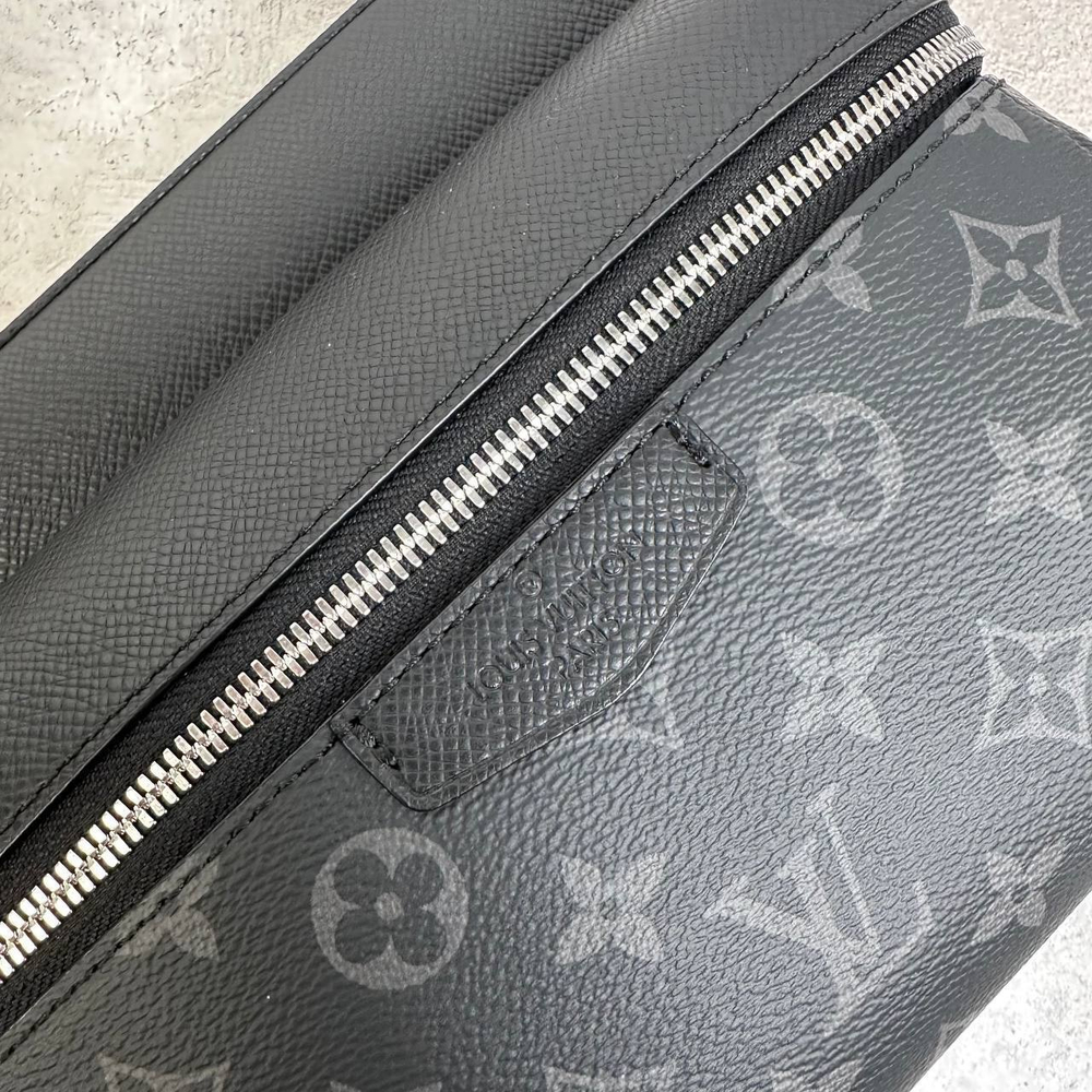 Сумка-мессенджер Louis Vuitton