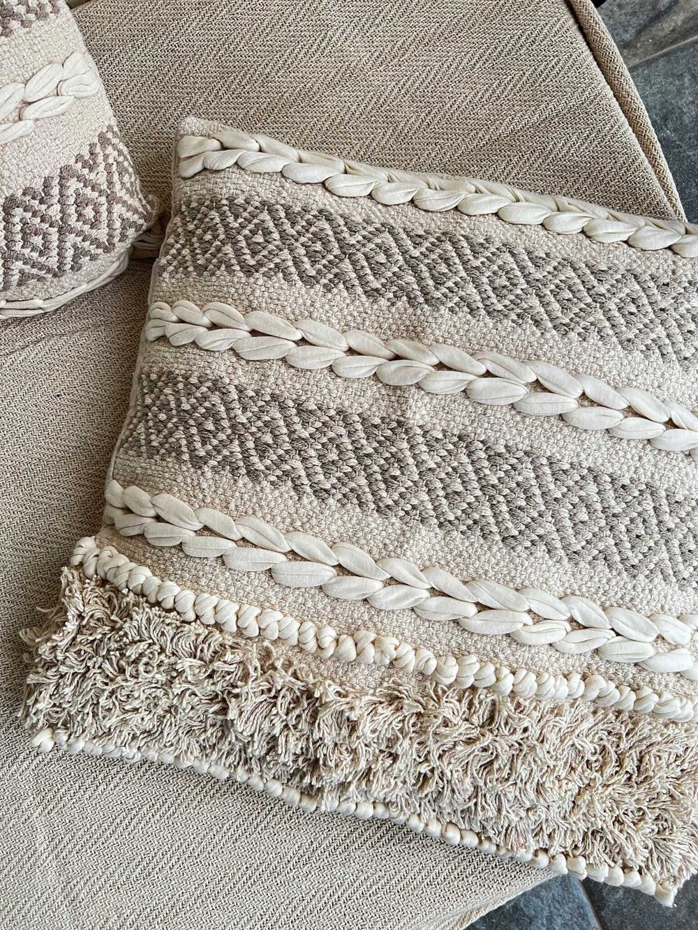 Декоративная наволочка в бохо стиле