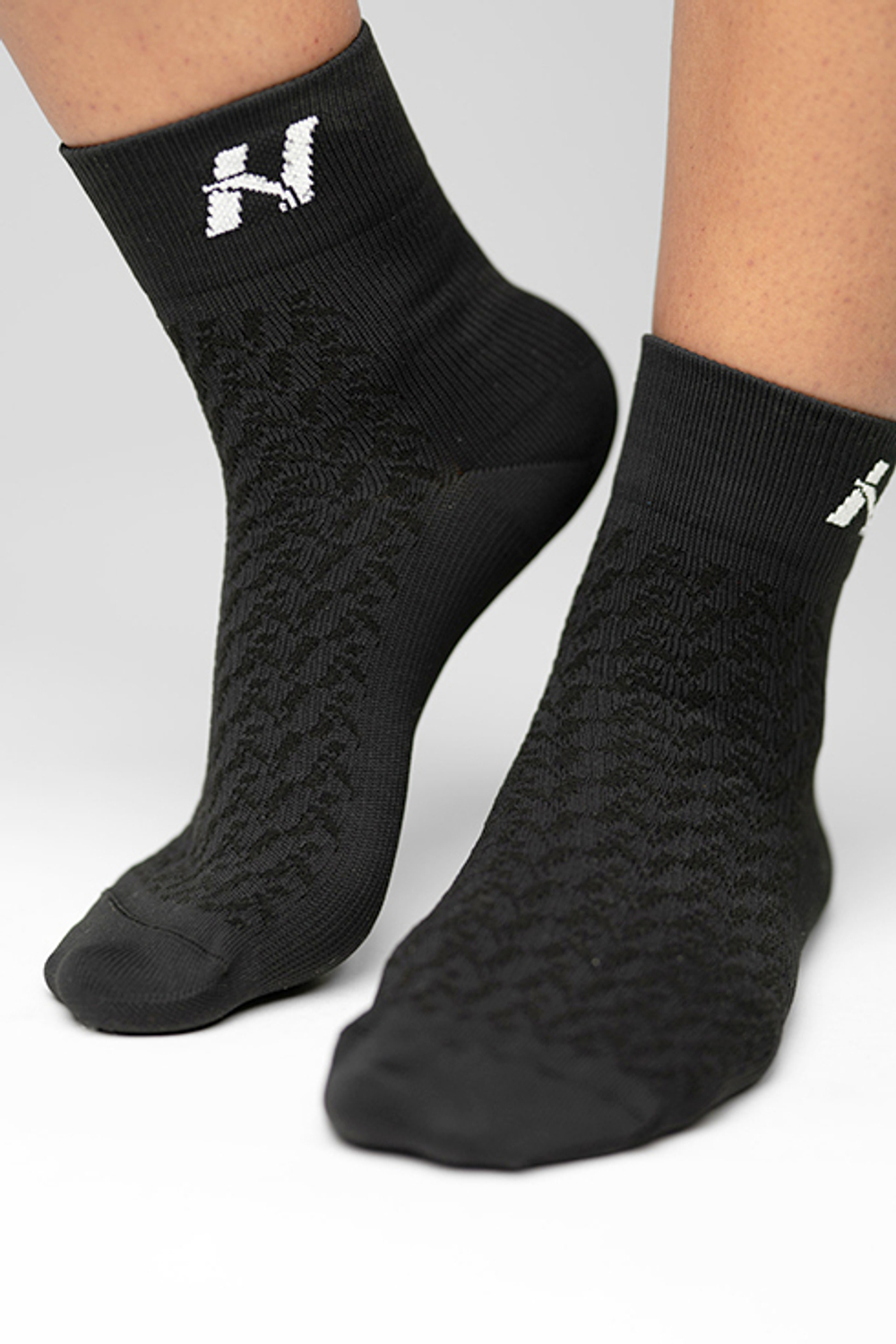 Носки Nebbia “HI-TECH” N-pattern crew socks 130 Black