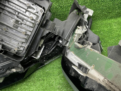 Битая Фара правая Geely Atlas 2 (2023-н.в.) LED