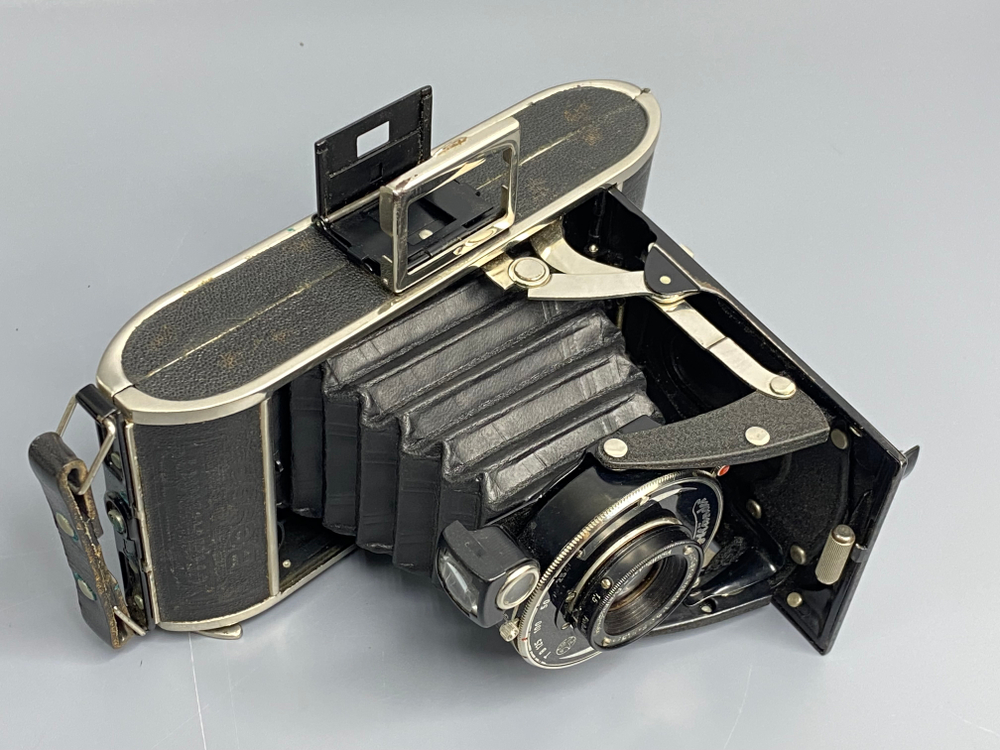 Voigtlander Bessa + Anastigmat Voigtar 6.3/10.5cm