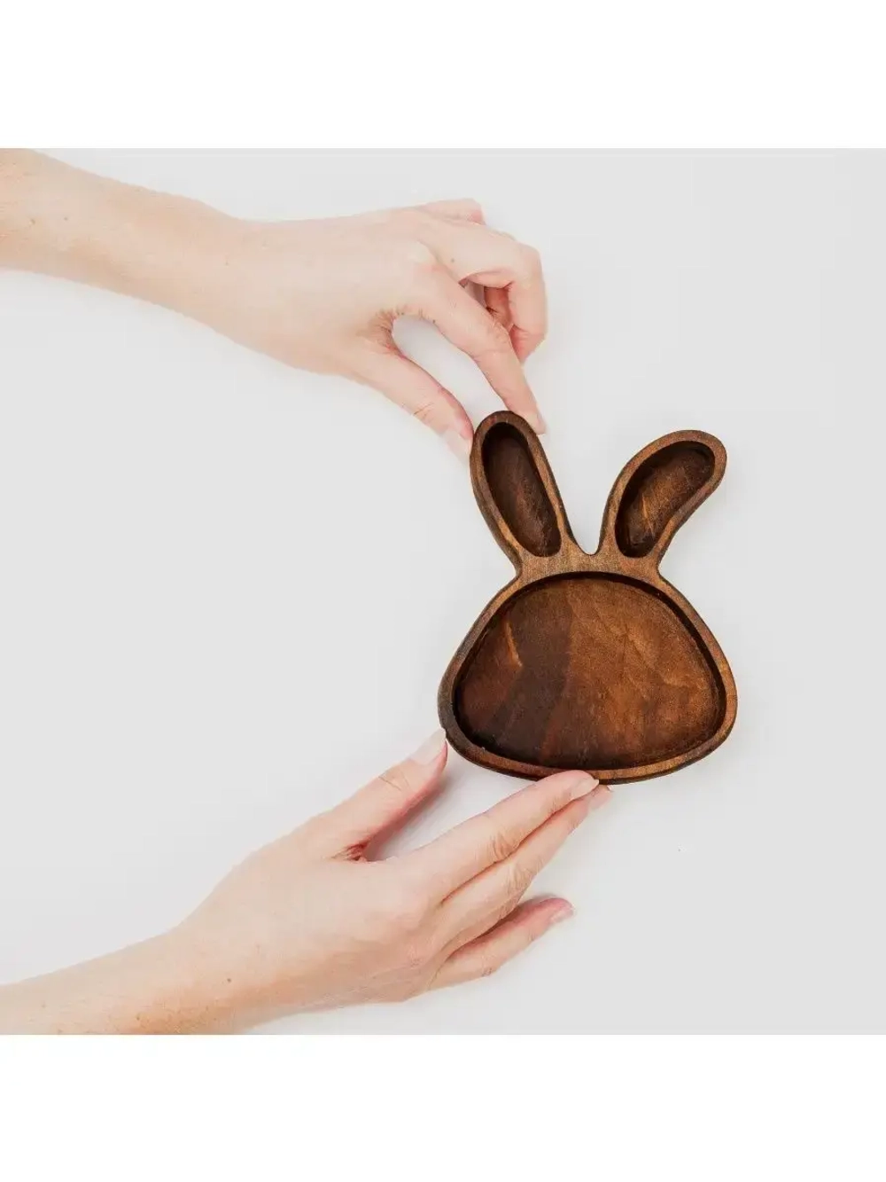 Деревянная менажница "Кролик" из кедра