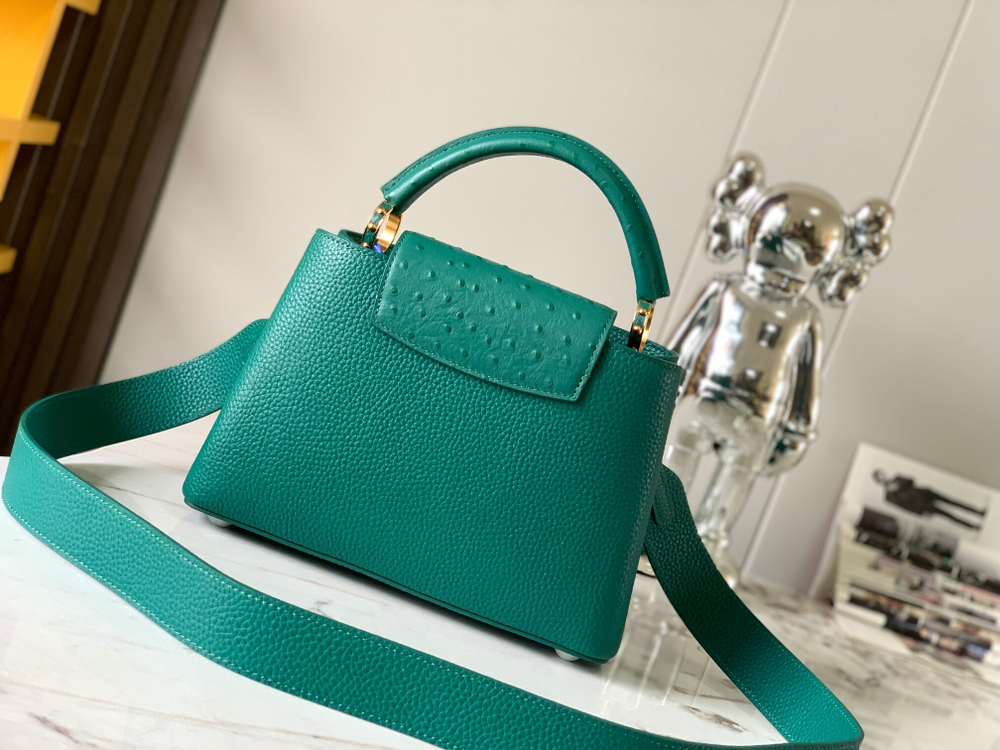 Louis Vuitton Capucines BB