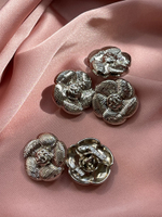 Пуговицы серебристые в форме цветка